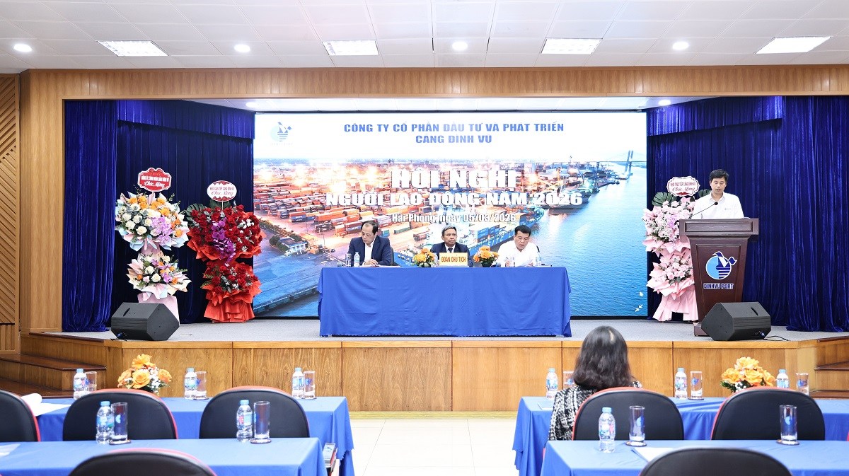 Đại diện Phòng Kỹ thuật trình bày tham luận